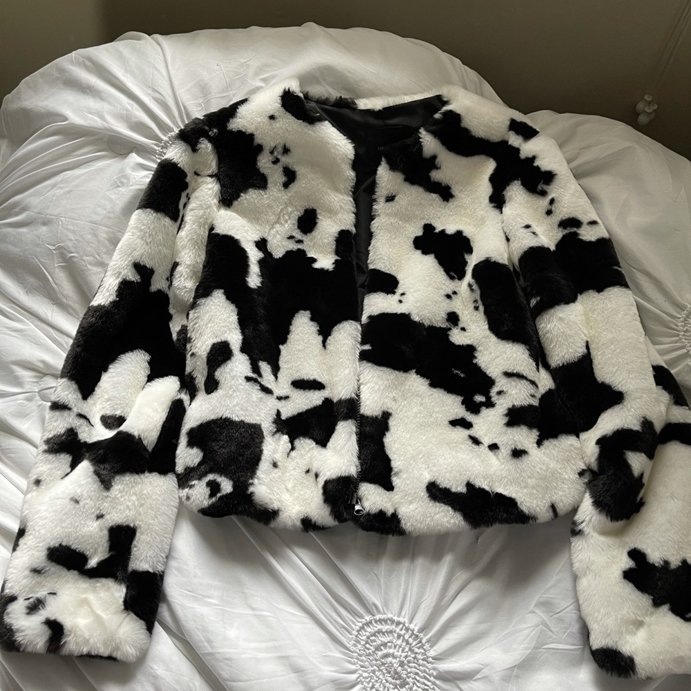 Cow theme fluff jacket